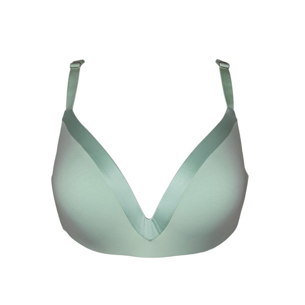 Underoutfit "The Satin Grace" 3D Molded Wireless Bra